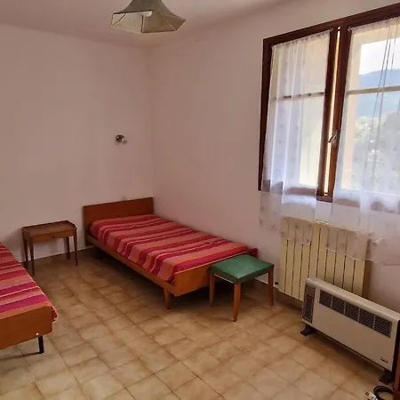 Appartement Bas De Avec Parking Prive