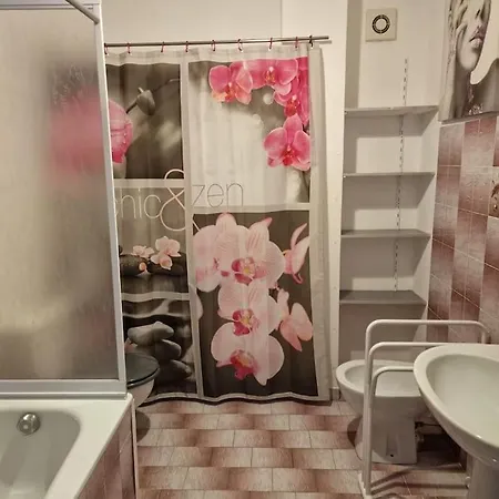 Appartement Bas De Avec Parking Prive